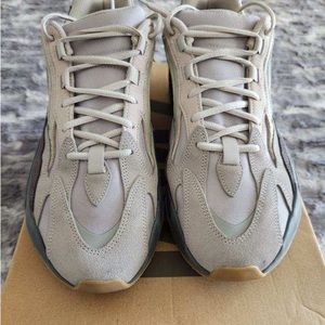 Men’s Yeezy Boost 700 V2 'Tephra' SZ 13